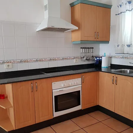 Araceli カレタ・デ・ファマラ